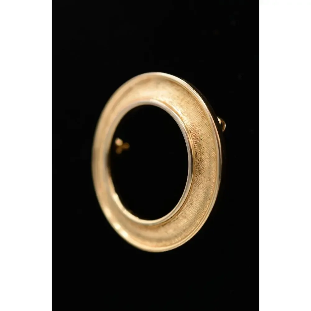 Crown Trifari Vintage Pin Brooch Round Circle Brushed Gold Textured Signed BinAT